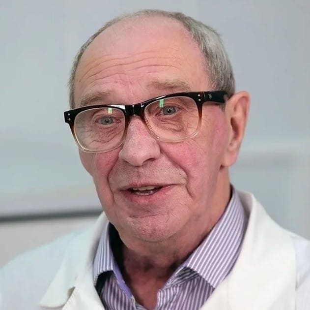 Dr Andrzej Kowalski